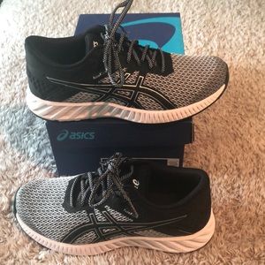 ASICS FuzeX Lyte 2, size 8